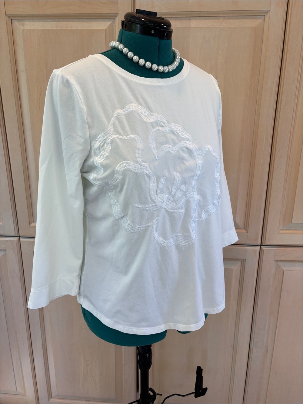 Chico's White 3/4 Sleeve Floral Applique Top